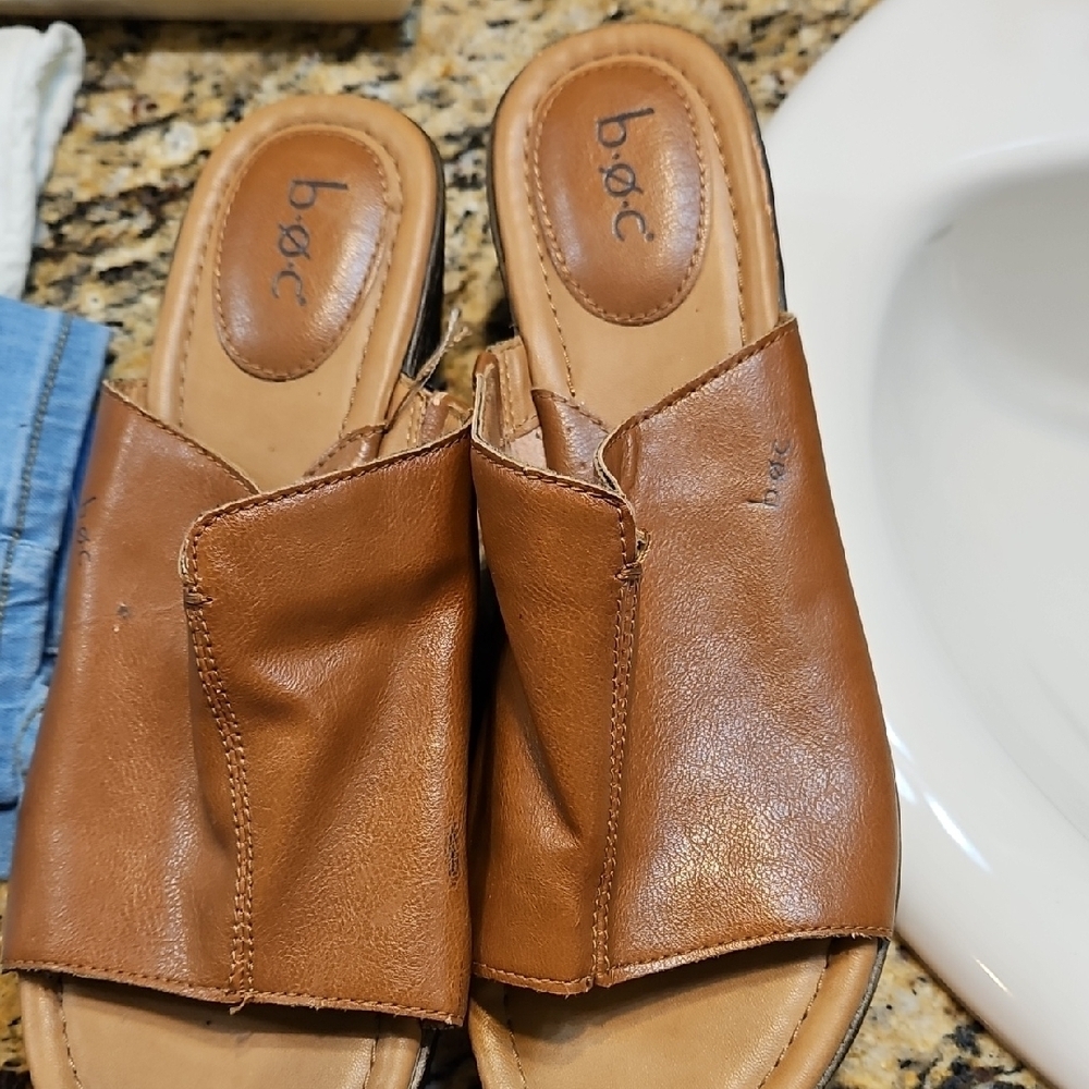 b.o.c. Women's Tan Slide Sandals